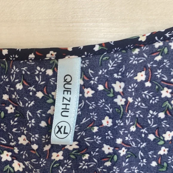 NWOT QUEZHU Womens XL Blue Floral Short Sleeve Blouse. So cute - Picture 10 of 10